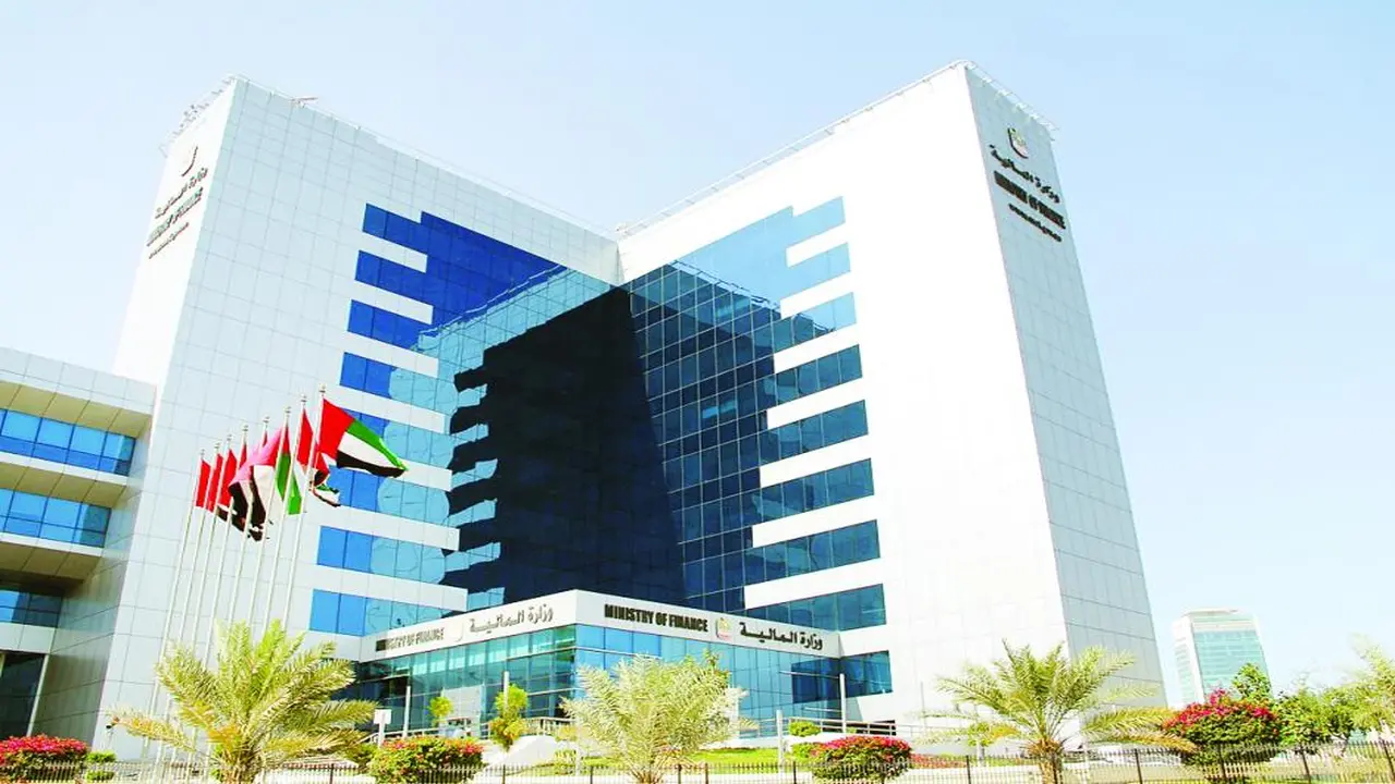 الإمارات تحسم الجدل حول نقص السلع وتوجه دعوة هامة لجمهور المستهلكين